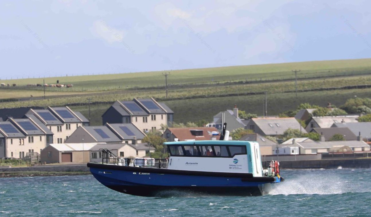 CORE Artemis EF 12 Workboat XL DD 540kW